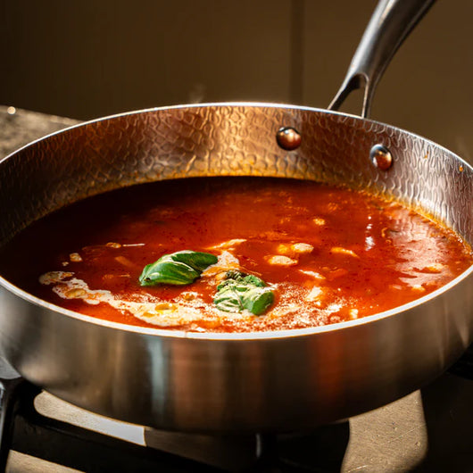 Poêle profonde professionnelle en titane martelé