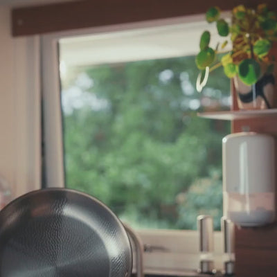 Poêle professionnelle standard en titane martelé